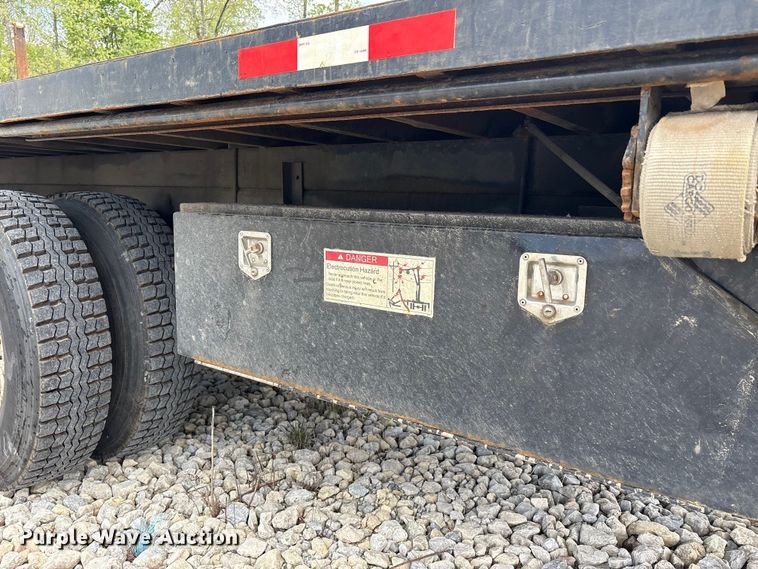 image for item YA3512 2006 Sterling L9500 crane truck