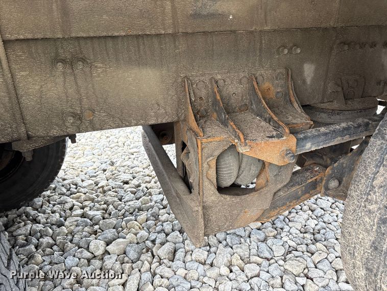 image for item YA3512 2006 Sterling L9500 crane truck