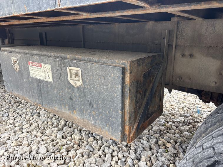 image for item YA3512 2006 Sterling L9500 crane truck