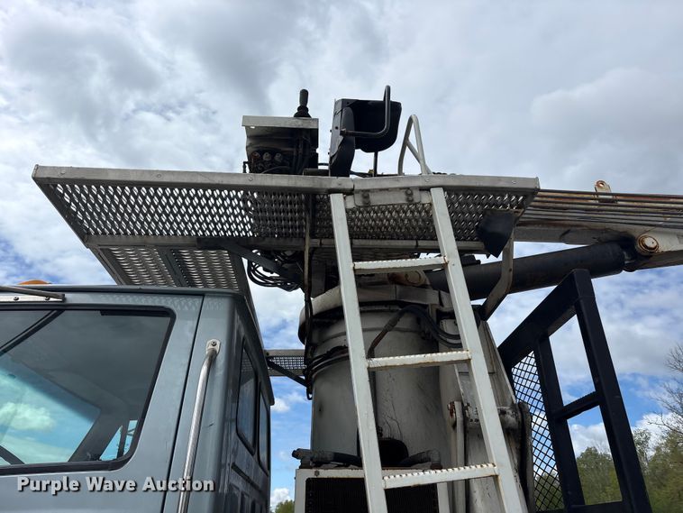 image for item YA3512 2006 Sterling L9500 crane truck
