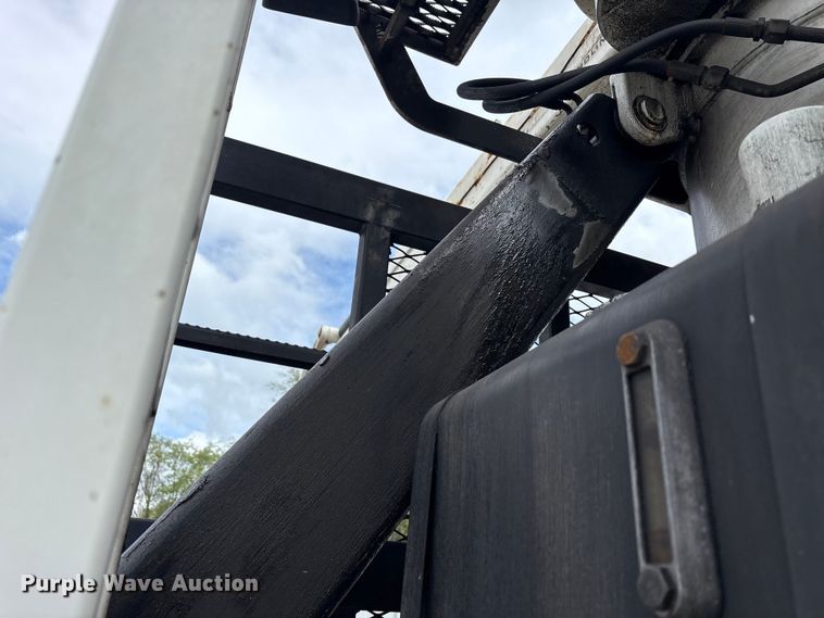 image for item YA3512 2006 Sterling L9500 crane truck