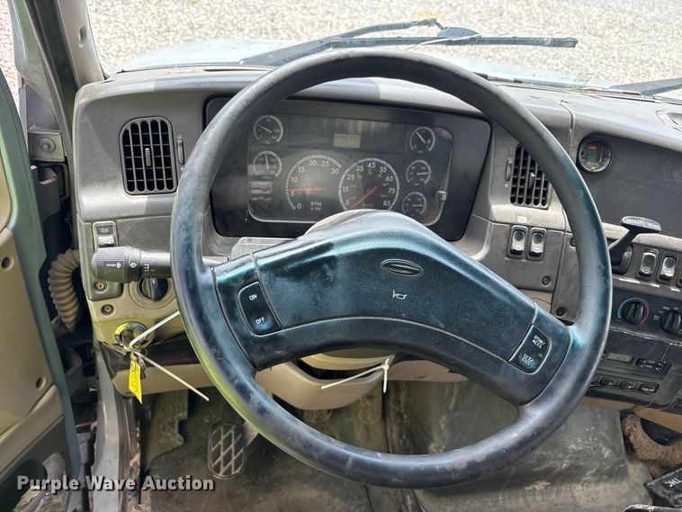 image for item YA3512 2006 Sterling L9500 crane truck