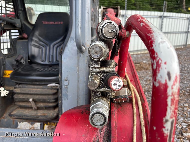 image for item YA3519 2014 Takeuchi TL10 tracked skid steer loader