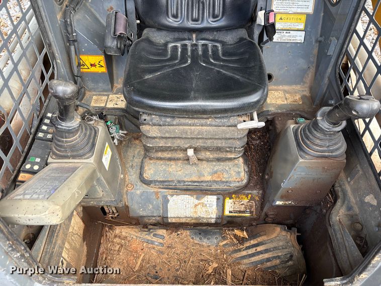 image for item YA3519 2014 Takeuchi TL10 tracked skid steer loader
