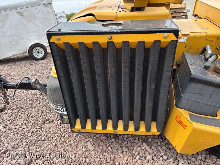 image for item YA3520 2015 Vermeer BC1500 wood chipper