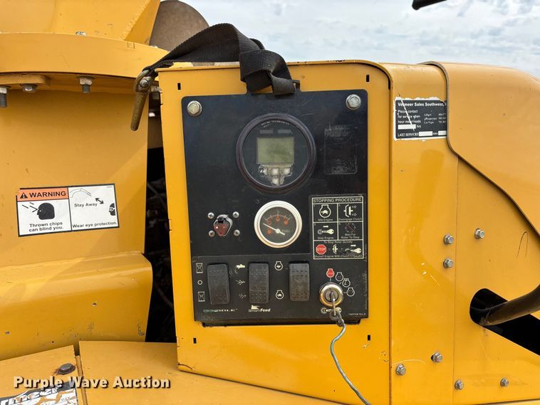 image for item YA3520 2015 Vermeer BC1500 wood chipper
