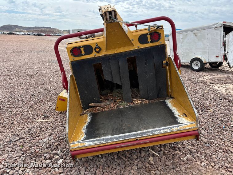 image for item YA3520 2015 Vermeer BC1500 wood chipper