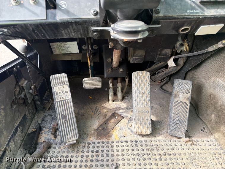 image for item YA3552 2012 Link-Belt RTC8030 crane