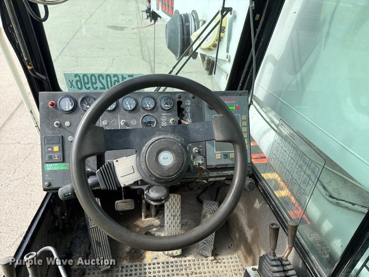 image for item YA3552 2012 Link-Belt RTC8030 crane