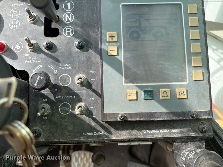 image for item YA3552 2012 Link-Belt RTC8030 crane