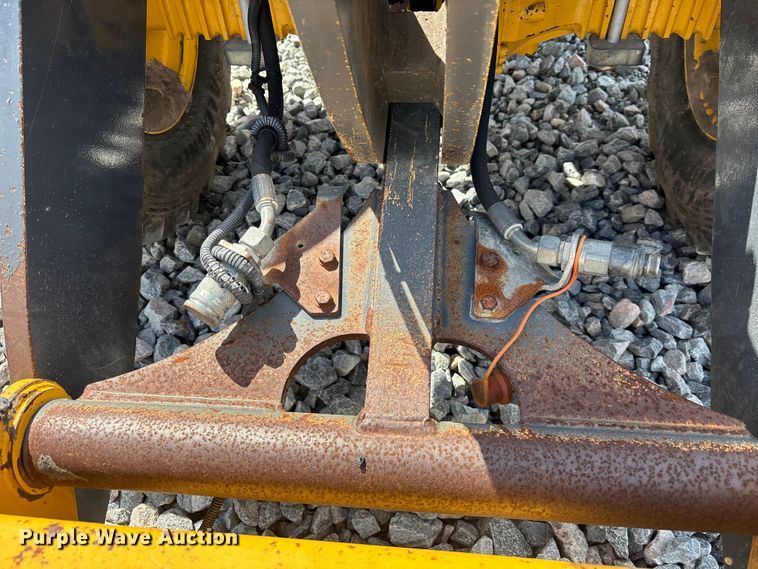 image for item YA3622 2021 John Deere 204L compact wheel loader