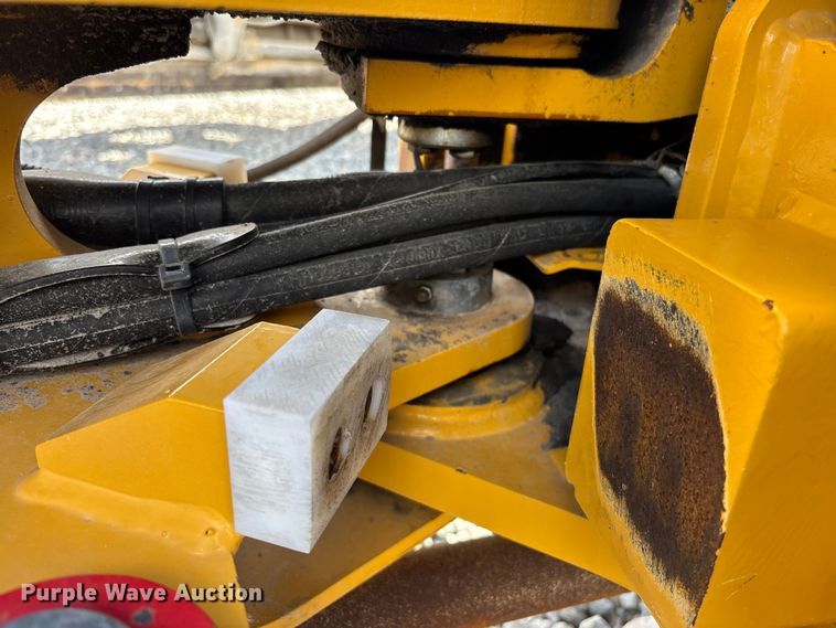 image for item YA3622 2021 John Deere 204L compact wheel loader