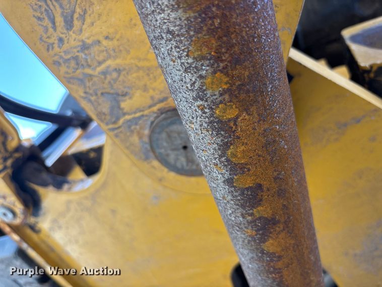 image for item YA3622 2021 John Deere 204L compact wheel loader