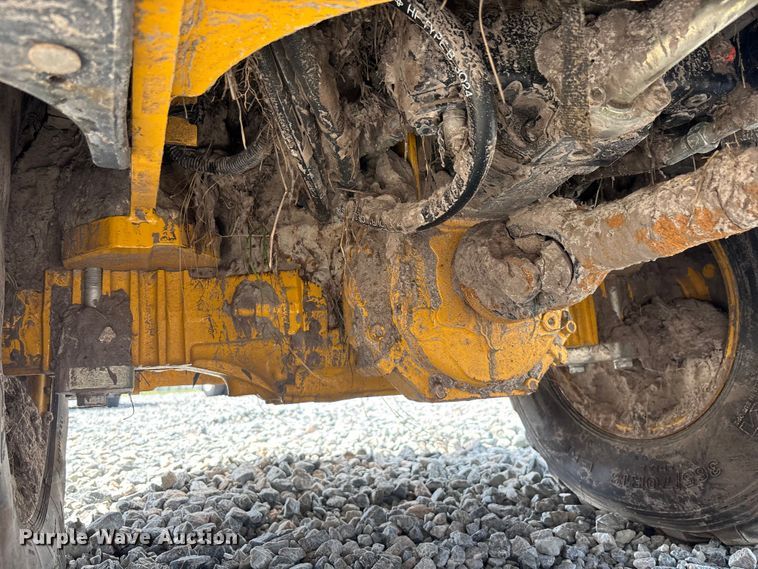 image for item YA3622 2021 John Deere 204L compact wheel loader