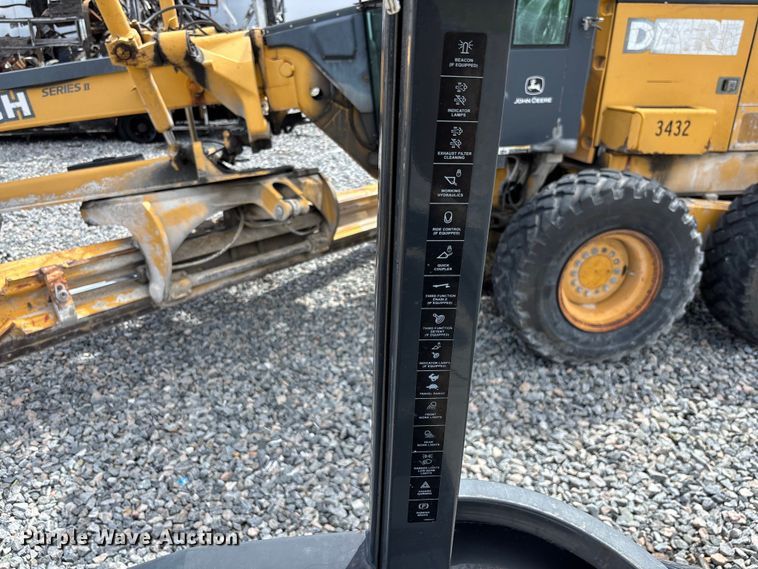 image for item YA3622 2021 John Deere 204L compact wheel loader