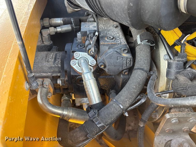 image for item YA3622 2021 John Deere 204L compact wheel loader