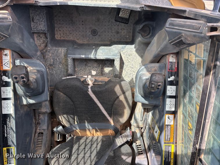 image for item YA3637 2013 John Deere 329D tracked skid steer loader