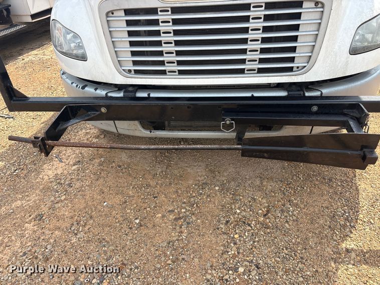 image for item YA3644 2015 Freightliner Business Class M2 forestry bucket truck