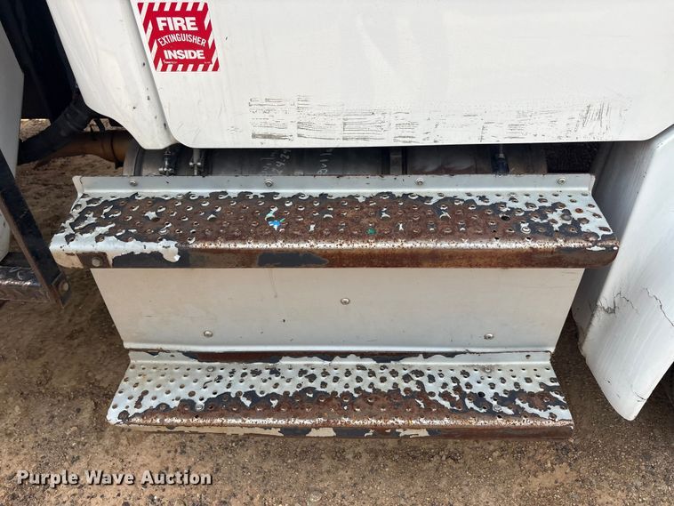 image for item YA3644 2015 Freightliner Business Class M2 forestry bucket truck
