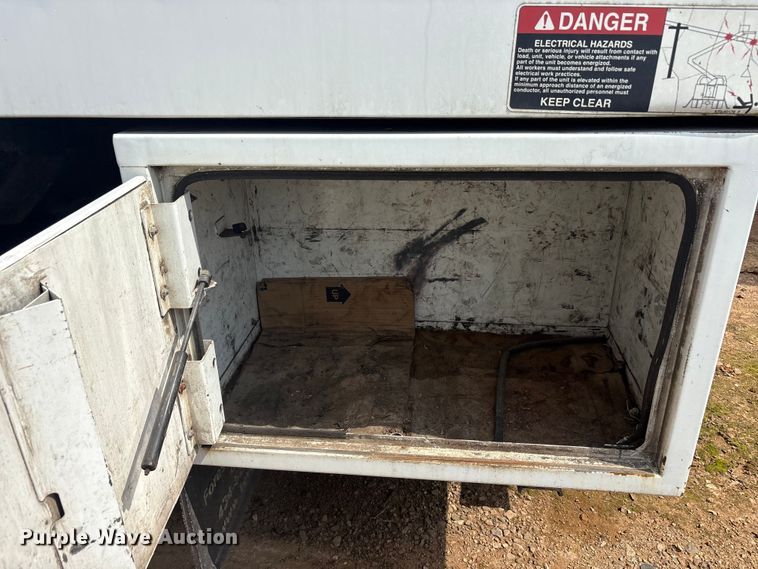 image for item YA3644 2015 Freightliner Business Class M2 forestry bucket truck