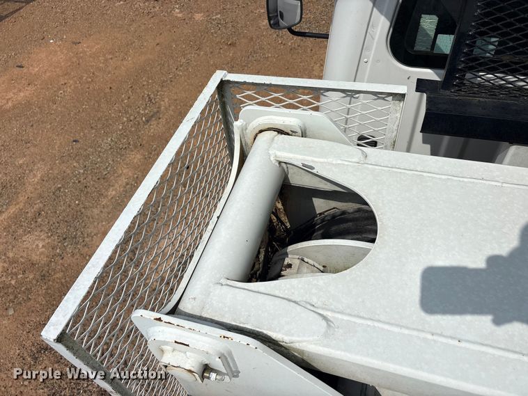 image for item YA3644 2015 Freightliner Business Class M2 forestry bucket truck