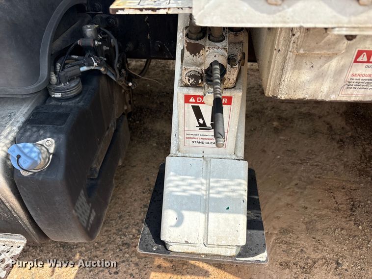 image for item YA3644 2015 Freightliner Business Class M2 forestry bucket truck