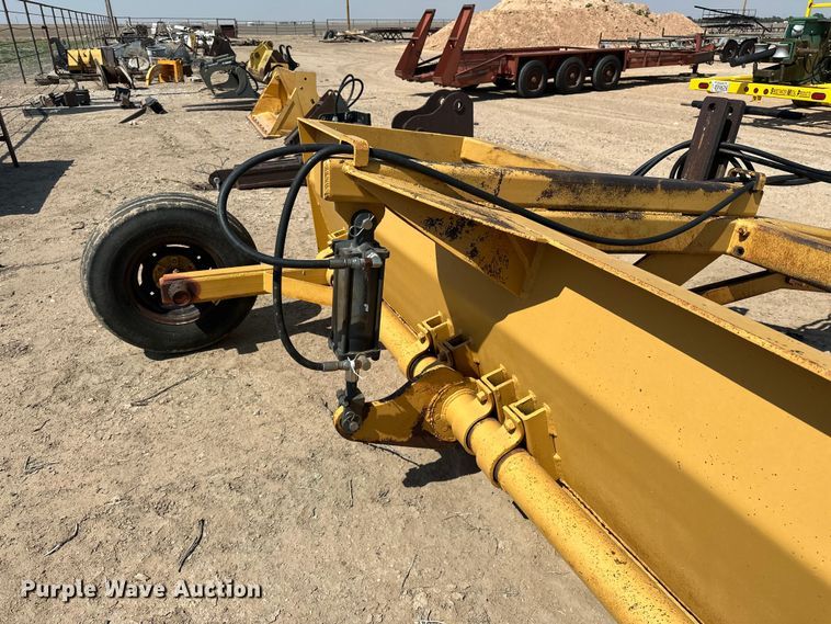 image for item EA4890 Land leveler