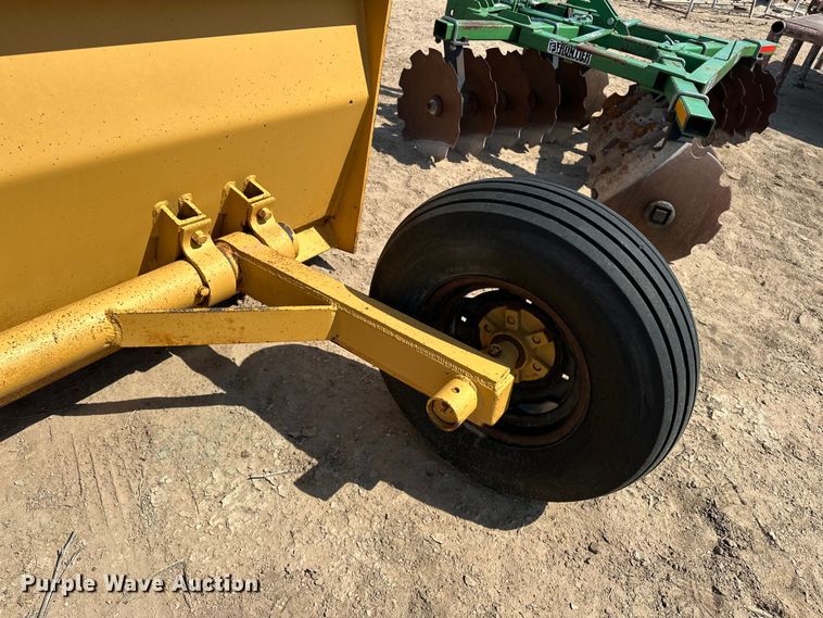 image for item EA4890 Land leveler
