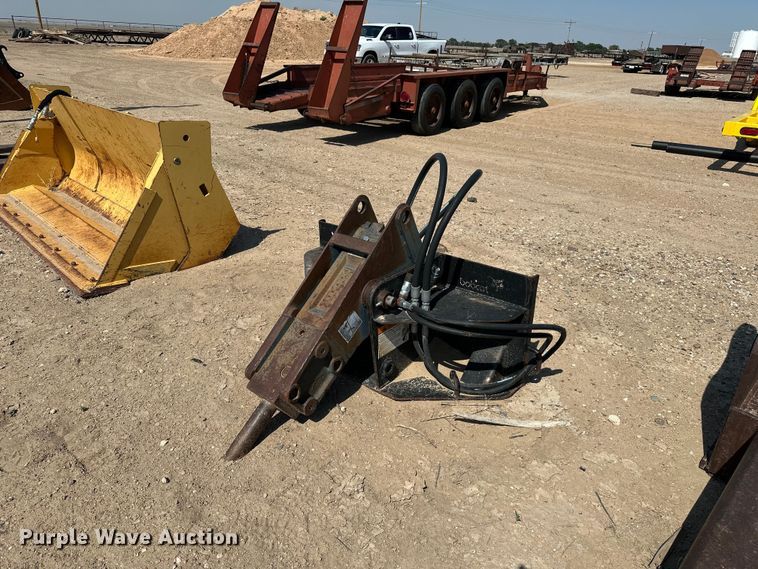 image for item EA4892 Bobcat 2570 skid steer breaker