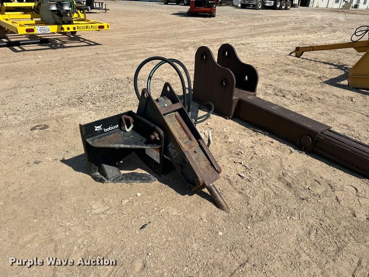 image for item EA4892 Bobcat 2570 skid steer breaker
