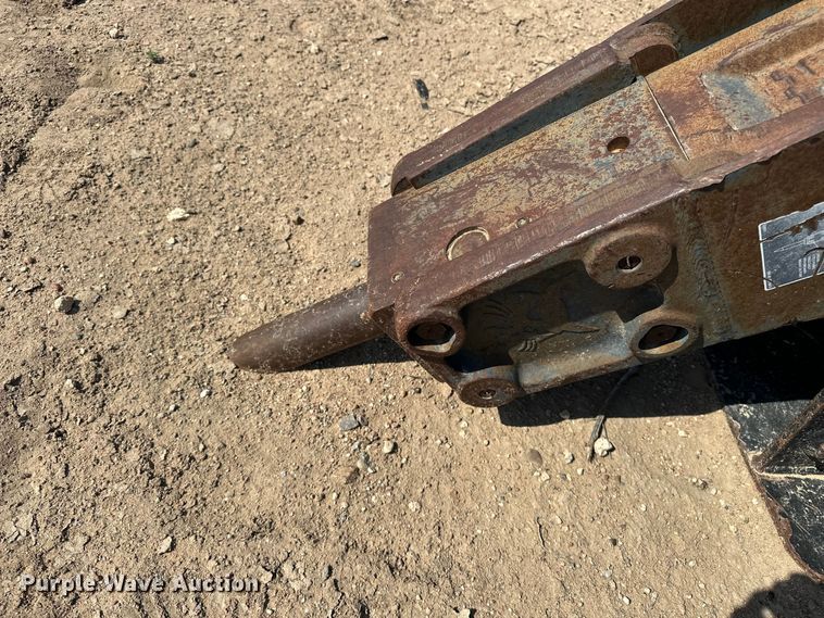 image for item EA4892 Bobcat 2570 skid steer breaker