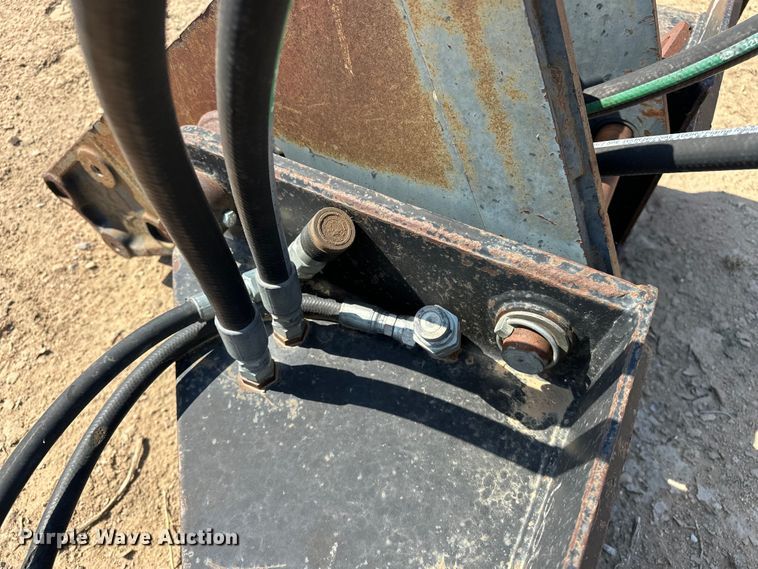 image for item EA4892 Bobcat 2570 skid steer breaker