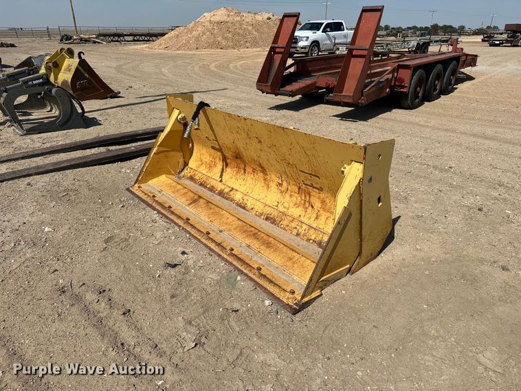 image for item EA4893 John Deere Worksite Pro four-in-one bucket