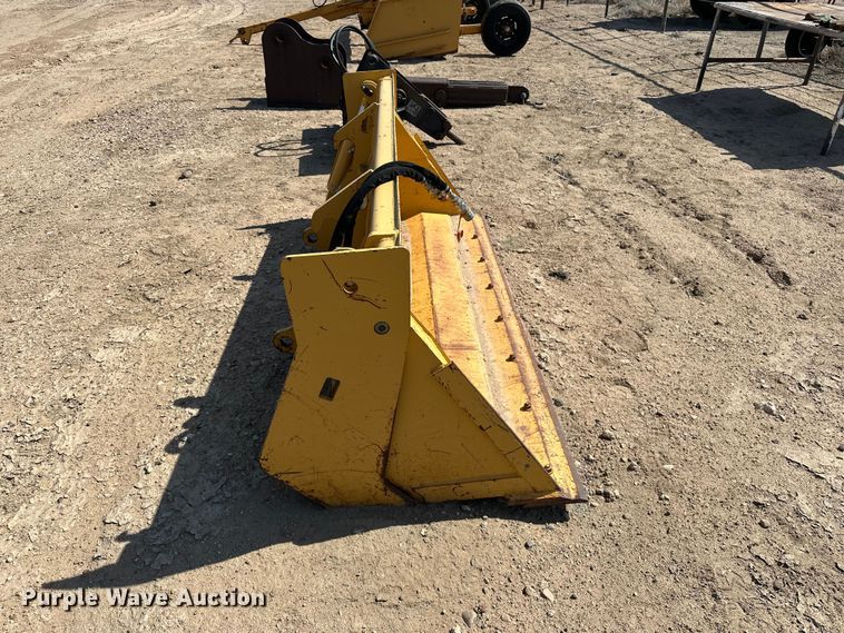 image for item EA4893 John Deere Worksite Pro four-in-one bucket
