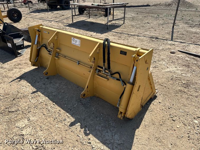 image for item EA4893 John Deere Worksite Pro four-in-one bucket