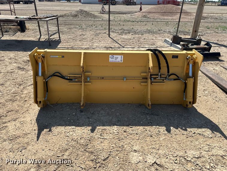 image for item EA4893 John Deere Worksite Pro four-in-one bucket