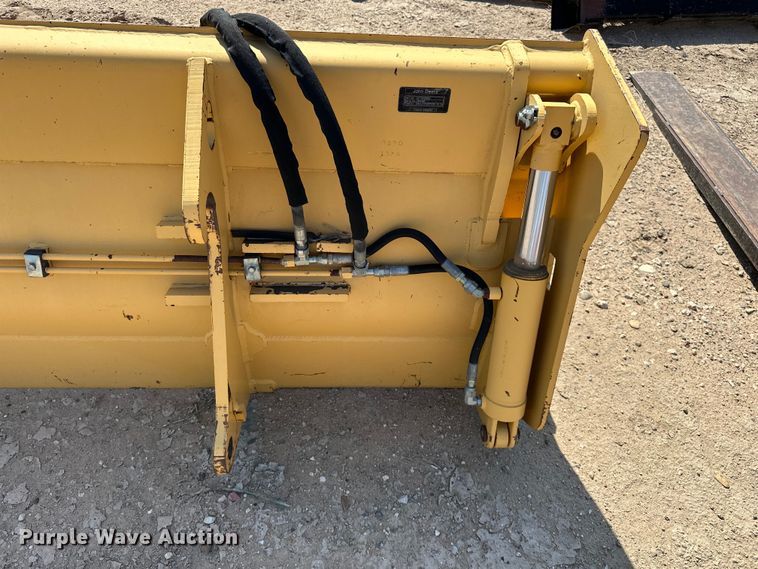 image for item EA4893 John Deere Worksite Pro four-in-one bucket
