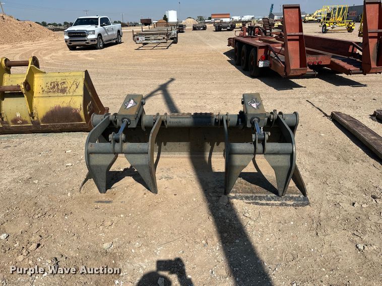 image for item EA4894 2016 Bobcat GRPL80 INDL BKT skid steer grapple bucket