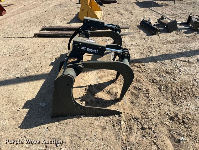 image for item EA4894 2016 Bobcat GRPL80 INDL BKT skid steer grapple bucket