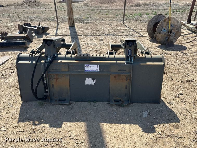 image for item EA4894 2016 Bobcat GRPL80 INDL BKT skid steer grapple bucket