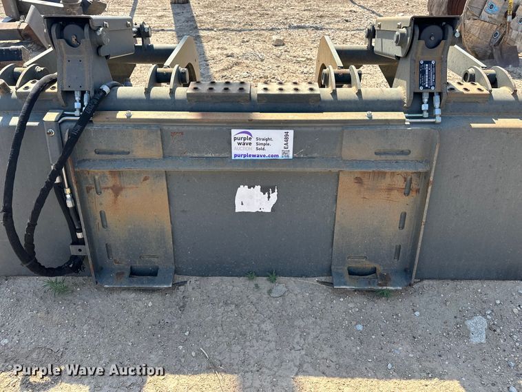 image for item EA4894 2016 Bobcat GRPL80 INDL BKT skid steer grapple bucket