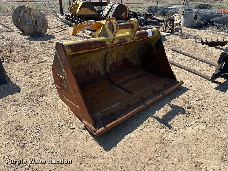 image for item EA4895 SEC excavator bucket