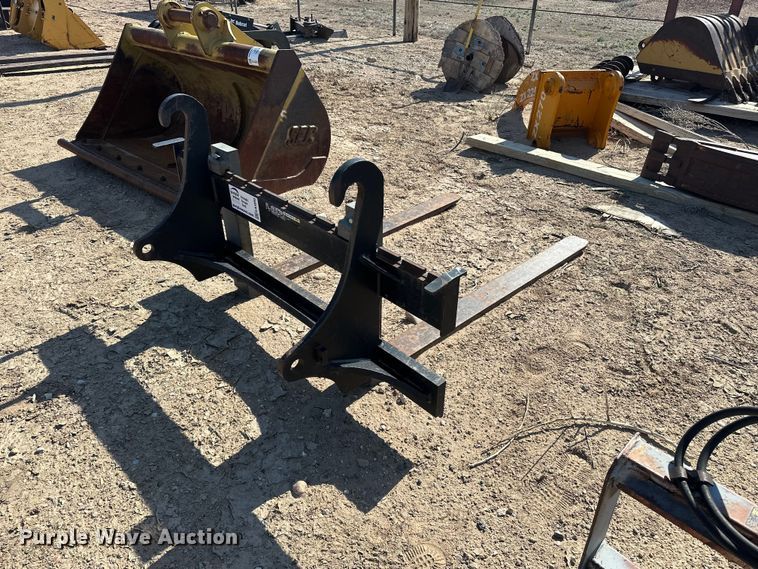 image for item EA4896 John Deere Worksite Pro backhoe forks