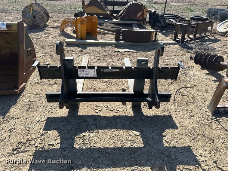 image for item EA4896 John Deere Worksite Pro backhoe forks