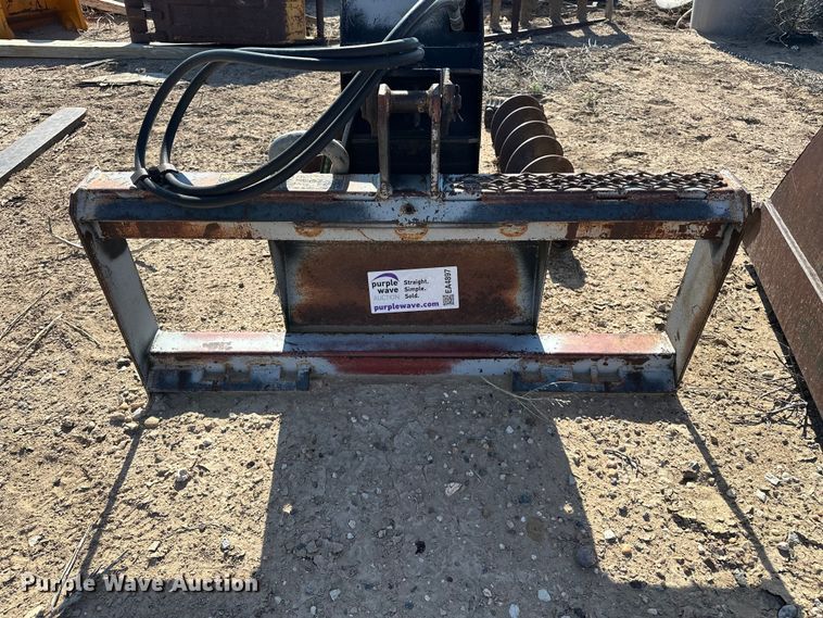 image for item EA4897 Lowe 1650E skid steer auger