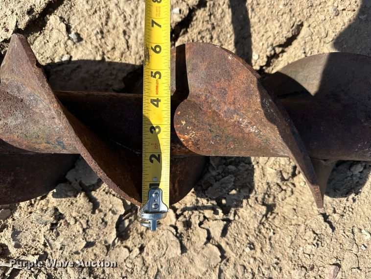 image for item EA4897 Lowe 1650E skid steer auger