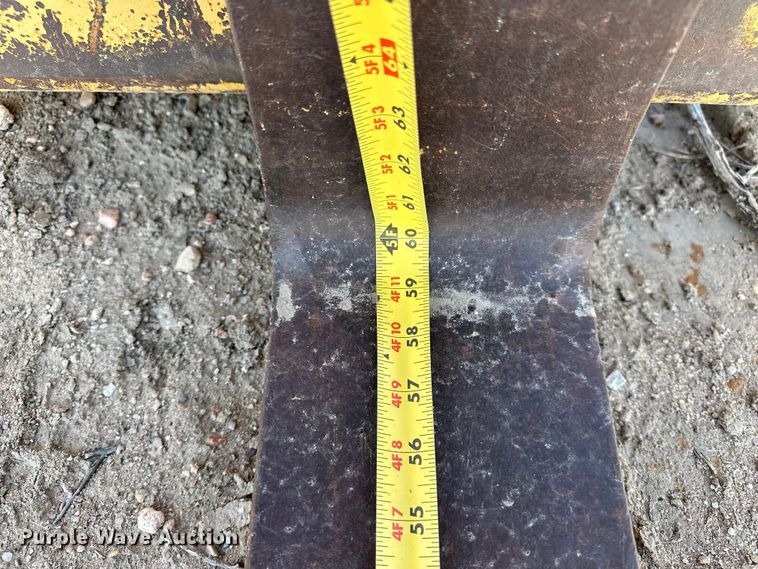 image for item EA4898 Caterpillar wheel loader forks