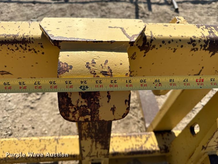 image for item EA4898 Caterpillar wheel loader forks