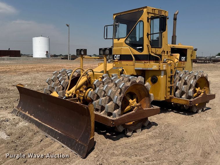 image for item EW4607 1979 Caterpillar 815 soil compactor