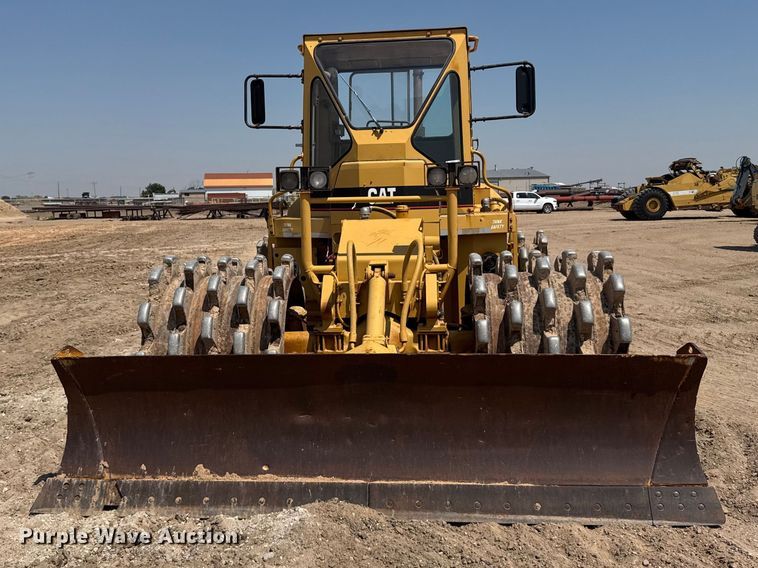 image for item EW4607 1979 Caterpillar 815 soil compactor